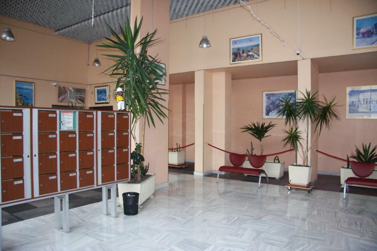 Residence Albert Premier Ментона Экстерьер фото