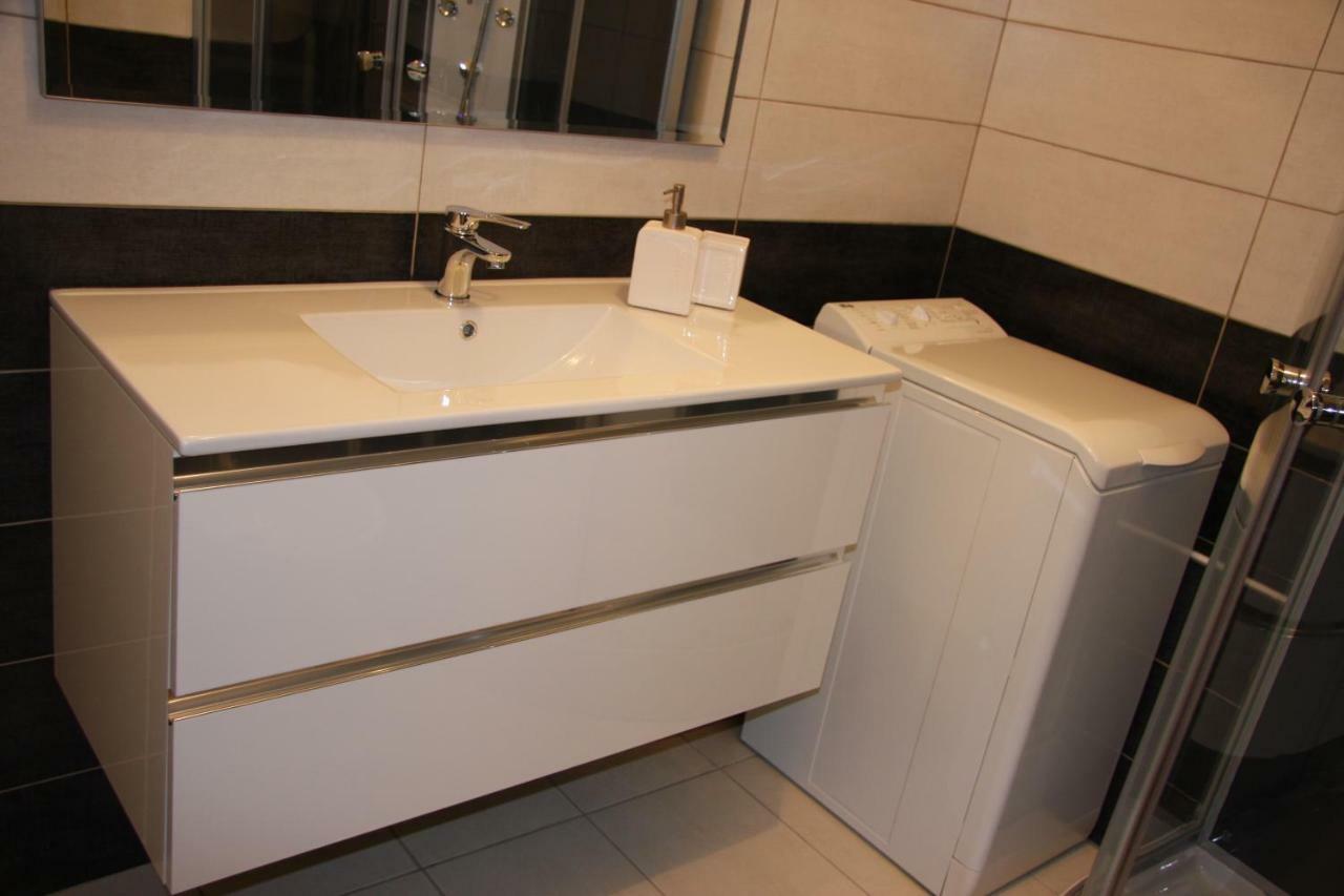 Residence Albert Premier Ментона Экстерьер фото